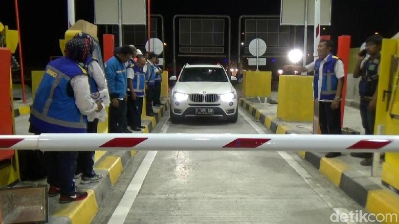 Gerbang Tol Kalihurip Utama dan Cikampek Utama Mulai Beroperasi Gerbang Tol Kalihurip Utama dan Cikampek Utama Mulai Beroperasi