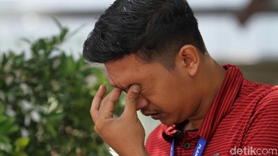 Efek Gas Air Mata Masih Terasa di Sekitar Bawaslu