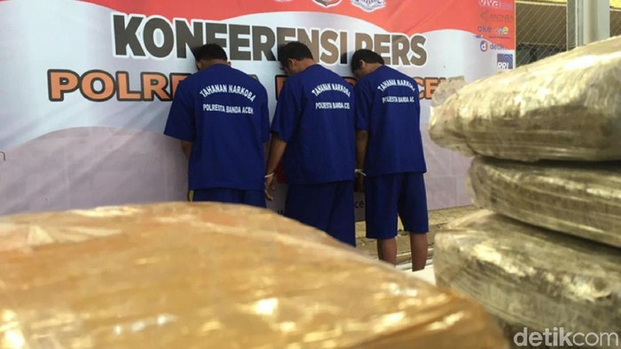 Polisi Gagalkan Pengiriman 1 Ton Ganja ke Jakarta, 3 Orang Ditangkap