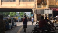 Sejumlah pemilik kios sempat datang menanyakan kapan pasar dapat beroperasi lagi.Foto: arief/detikcom