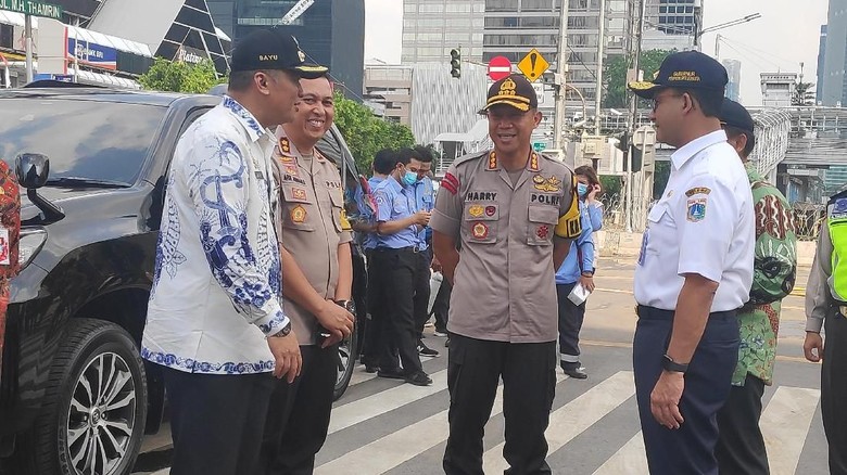Anies ke Aparat Keamanan: Tetap Semangat, Sesuaikan Aturan Anies ke Aparat Keamanan: Tetap Semangat, Sesuaikan Aturan