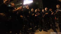 Dalam seharian ini Bawaslu terpantau aman terkendali.