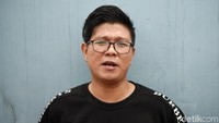 Hingga saat ini Andika mencoba mengobati sariawannya itu, namun tak kunjung berhasil. Pool/Noel/detikFoto.