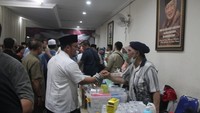 Untuk sahabat sekalian saya berpesan, mari tetap mengedepankan akhlak dan perdamaian, aspirasi disampaikan dengan kesantunan, bersabarlah.., tulis Dahnil. (Foto: Facebook Dahnil Anzar Simanjuntak)