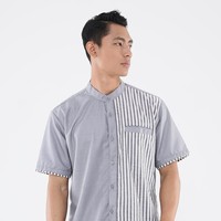 Di situs Hijup, beberapa baju koko yang lebih kasual. Syadid Shirt dari beran Allev ini adalah salah satunya. Item tersebut punya motif grafis di salah satu sisinya yang membuat baju koko modern ini menarik. Baju ini turun dari Rp 295 ribu menjadi Rp 236 ribu. Foto:Hijup