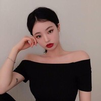 Beberapa orang menyebut jika ia terlihat seperti adik Jennie Blackpink karena terlihat punya wajah serupa. Foto: Instagram