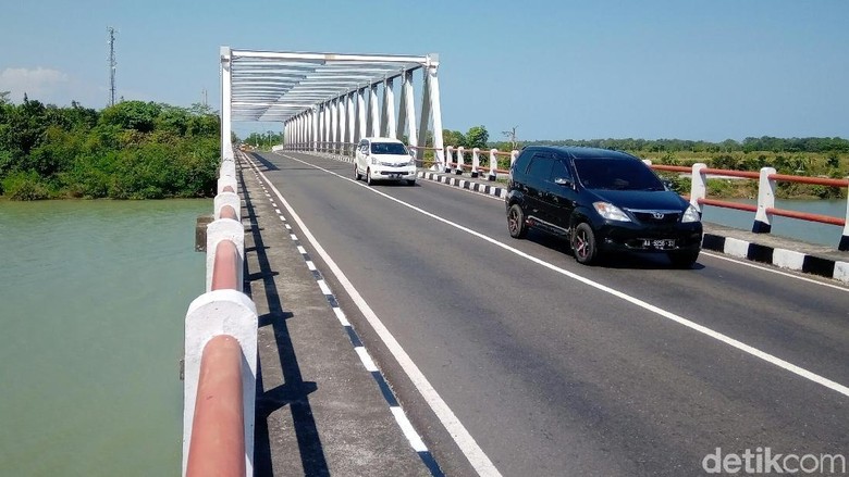 Siap Dilalui Pemudik, JJLS Jateng Masih Perlu Lampu Penerangan Siap Dilalui Pemudik, JJLS Jateng Masih Perlu Lampu Penerangan