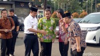Sebelum Anies turut hadir, ada Kapolri Tito Karnavian yang datang dan langsung masuk ke ruang tunggu VIP.