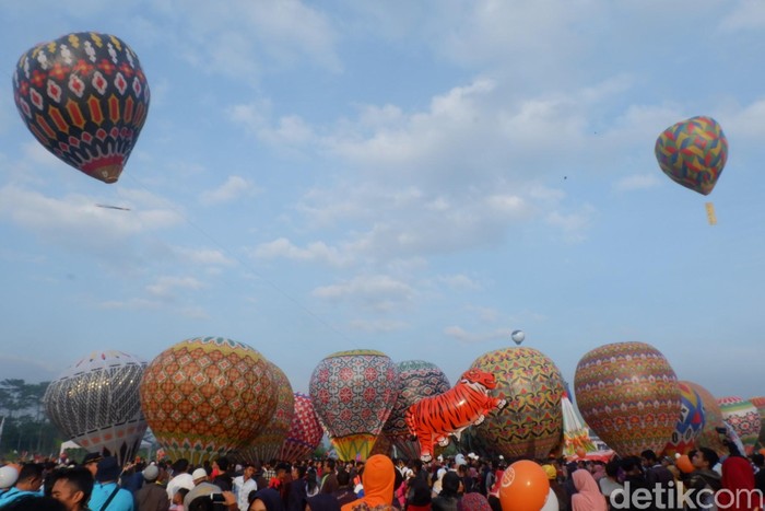 Dirjen Hubud Tegaskan Akan Proses Hukum Pelaku Balon Udara Liar!
