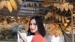 Nadya Fricella, Pesinetron yang Pamer Pose Cantik Saat Ngopi