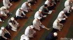 Potret Jemaah Az-Zikra Baca Alquran untuk Alm Ustaz Arifin Ilham