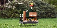 Mungil Banget, Ini Restoran McDonald's Terkecil di Dunia 