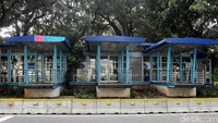 Pihak PT Trans-Jakarta menginformasikan koridor 1 Blok M-Kota untuk sementara tidak melewati halte Polda sampai dengan halte Monas untuk kedua arah.