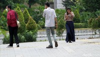 Hari ini efek gas air mata masih terasa di kawasan gedung Bawaslu.