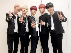 Dua Eks Wanna One Debut Lagi Lewat AB6IX