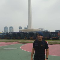 Ini junior saya. Dia asli tanah Manado. Salah satu kota di Indonesia yang dikenal pencetak penerus generasi bangsa berfisik rupawan, tulis Rocca Baraya menjelaskan hoaks yang beredar di media sosial. Foto: Instagram @krissandro_23