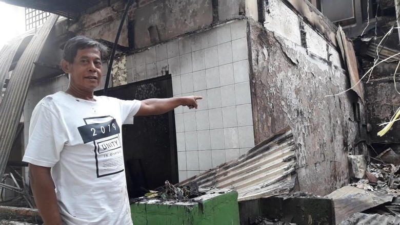 Rusuh di Bawaslu Semalam, Kios di Sabang Ikut Terbakar dan Dijarah Rusuh di Bawaslu Semalam, Kios di Sabang Ikut Terbakar dan Dijarah