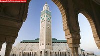 Kemegahan dan keindahan Masjid Hassan II ini pun menjadi salah satu ikon kota Casablanca di Maroko. Tertarik untuk berkunjung ke masjid istimewa ini? Dok. www.beautifulmosque.com.