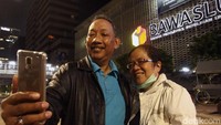 Gedung Bawaslu gini jadi sasaran untuk berselfie.