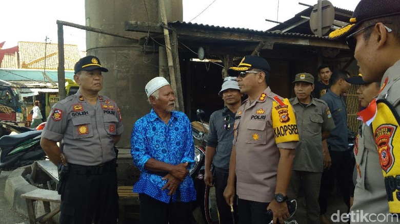 Demi Kelancaran Mudik, Tukang Becak Pasar Cirebon Dapat Kompensasi Demi Kelancaran Mudik, Tukang Becak Pasar Cirebon Dapat Kompensasi