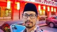 Penulis saat berada di Chongqing, China. Umat muslim di sana adalah warga lokal dan para mahasiswa dari Indonesia, Mesir dan negara-negara muslim dari Afrika. (Budy Sugandi/Istimewa)