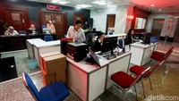 Tim hukum BPN Prabowo-Sandi yang terdiri dari Deny Indrayana, Bambang Widjojanto, dan Irman Putra Sidin, diketahui akan menyambangi gedung Mahkamah Konstitusi (MK) untuk mengajukan gugatan hasil Pemilu 2019.