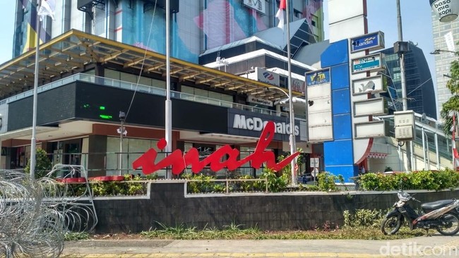 Sisa Aksi Rusuh 22 Mei: Rusaknya Sarinah, Warung PKL Dijarah