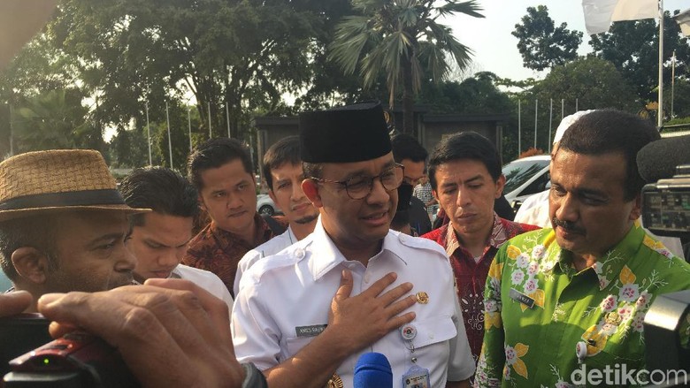 Anies hingga Zulhas Jemput Jenazah Ustaz Arifin Ilham di Bandara Halim Anies hingga Zulhas Jemput Jenazah Ustaz Arifin Ilham di Bandara Halim