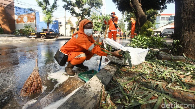 Anies: Biaya Perbaikan Taman Dampak Kerusuhan 22 Mei Rp 465 Juta Anies: Biaya Perbaikan Taman Dampak Kerusuhan 22 Mei Rp 465 Juta