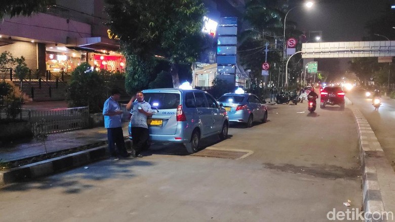 Situasi Mulai Kondusif, Jalan Wahid Hasyim Sudah Bisa Dilalui Kendaraan Situasi Mulai Kondusif, Jalan Wahid Hasyim Sudah Bisa Dilalui Kendaraan
