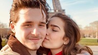 Hal itu terlihat dari perayaan Valentine lalu di mana Brooklyn menuliskan momen tersebut menjadi yang terbaik baginya karena dihabiskan bersama Hana Cross. Dok. Instagram/brooklynbeckham