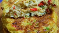 Telur dadar padat isian ini khas Minang. Cincangan daun bawang dan cabai memadati telur dadar yang gurih renyah ini. Foto : Instagram @anekaresepmakanan