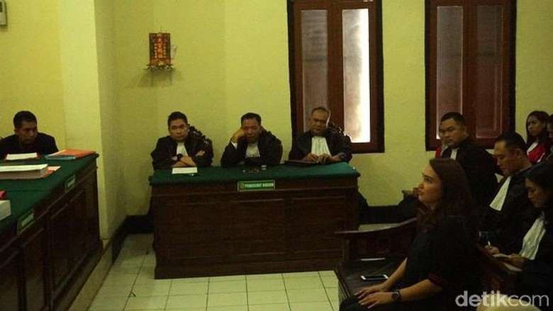Kesaksian Feby Febiola Ringankan Vanessa Angel Kesaksian Feby Febiola Ringankan Vanessa Angel