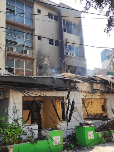 Kondisi Restoran yang Terbakar di Sabang