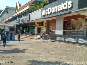 McDonalds Sarinah Jadi Saksi Bisu Kerusuhan hingga Tembok Bolong