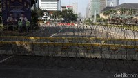 Penutupan jalan tersebut, untuk mengantisipasi keamanan jelang kedatangan tim BPN menyampaikan gugatan pemilu ke Mahkamah Konstitusi (MK).
