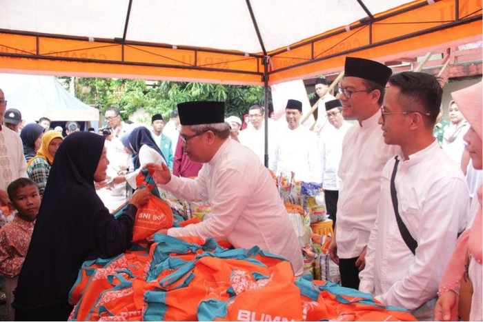 BNI Beri Bantuan untuk Anak Yatim sampai Rumah Ibadah