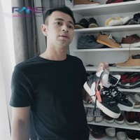 Sneakers berwarna hitam putih dengan tag oranye milik Raffi ini datang dari brand Off-White. Off-White Off-Court 3.0 sneakers dijual di situs resminya seharga US$ 640 atau sekitar Rp 9,2 juta. Foto: Youtube Rans Entertainment