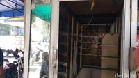 Tak Ada yang Tersisa dari Warung PKL Setelah Dijarah Perusuh 22 Mei