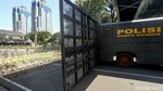 Kawat Berduri Tutup Jalan Merdeka Barat