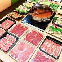 Bukber Keluarga dengan Sajian Shabu-shabu Komplet di Sini