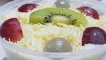 Krenyes Segar Salad Buah dengan Parutan Keju untuk Buka Puasa