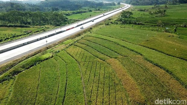 Hari Kedua Xpedisi Xpander Digoda Pemandangan  Indah Tol  