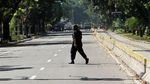 Kawat Berduri Tutup Jalan Merdeka Barat