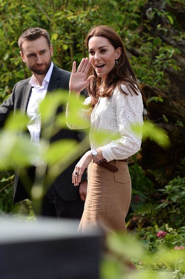 Pembicaraan tentang plaster Kate Middleton ini sempat ramai di media sosial sampai-sampai pihak Kerajaan Inggris angkat bicara. Kami tidak mengomentari tentang plaster, demikian komentarnya seperti dikutip Daily Mail. (Foto: Getty Images)