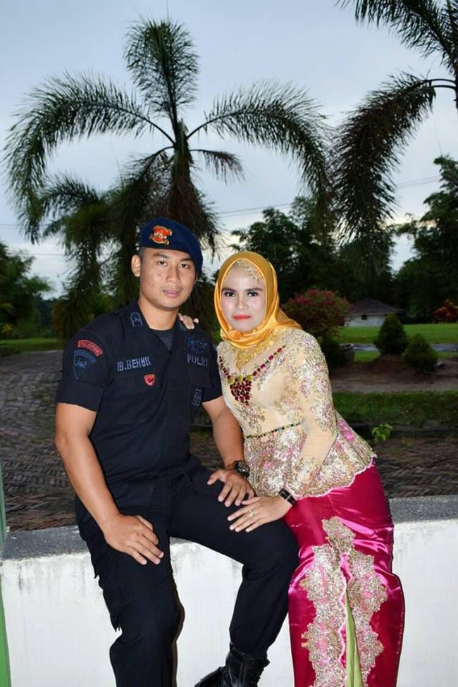 Ib Benuh merupakan salah satu anggota Brimob yang dikirim untuk menjaga keamanan dan suasana agar tetap kondusif selama aksi demo 22 Mei di depan Bawaslu, Jakarta Pusat. Foto: Facebook Ib Benuh