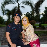 Ib Benuh merupakan salah satu anggota Brimob yang dikirim untuk menjaga keamanan dan suasana agar tetap kondusif selama aksi demo 22 Mei di depan Bawaslu, Jakarta Pusat. Foto: Facebook Ib Benuh