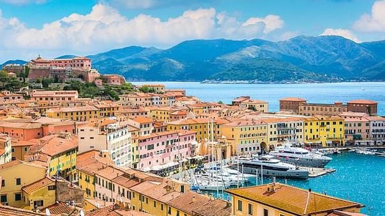Pulau Elba (Stefano Valeri/Shutterstock) Pulau Elba (Stefano Valeri/Shutterstock)