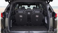 Peugeot 5008 termasuk mobil SUV terlaris di Eropa. Mobil pernah dipakai oleh Presiden Prancis saat perayaan Hari Bastille tahun 2017 lalu. Foto: Peugeot