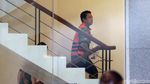 Momen Rommy Pamer Buku Yoga di KPK